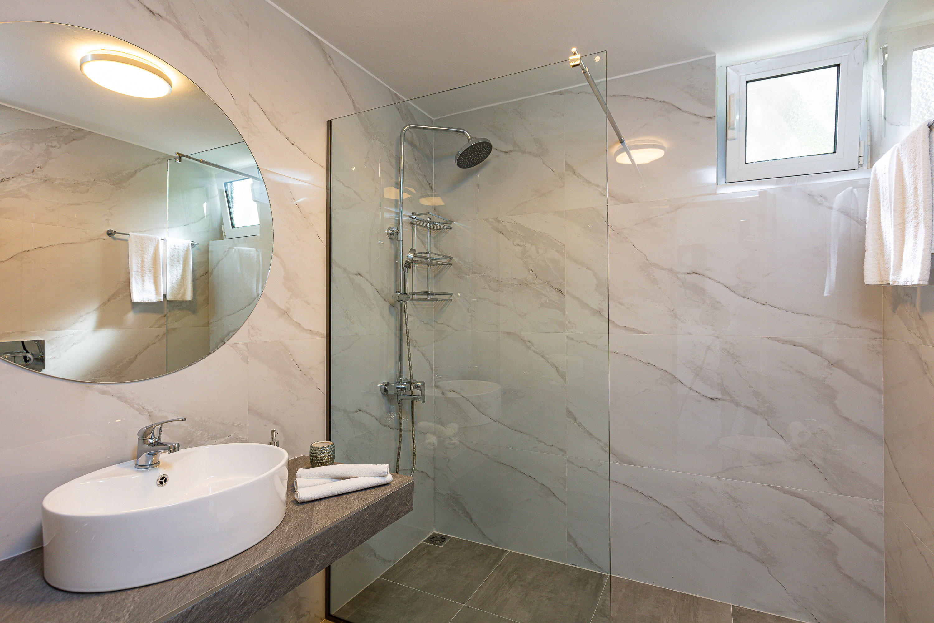 Mariandry Villa bathroom